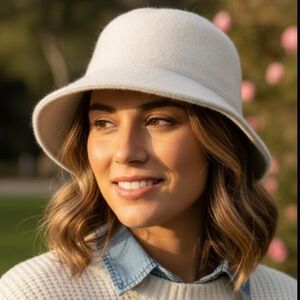 Zara Hat Cap Fitted Womens Small White Wool Blend Bucket Style Soft Winter Chic